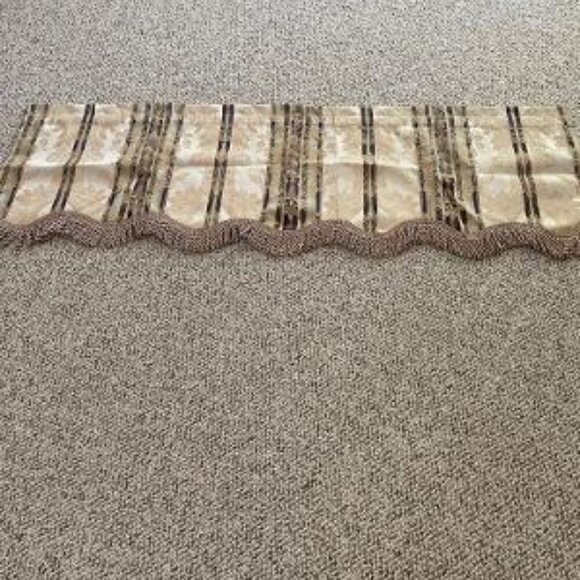 55.5" Wide Beautiful Window Valance - Picture 2 of 4